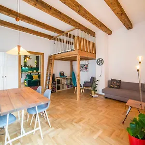 https://przepikny-apartament-w-sercu-starego-miasta.krakowhotelspoland.com
